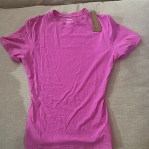 Skims fits everybody tee in neon orchid. New with tags